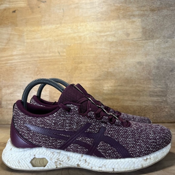 Asics HyperGel Yu Womens Size 7.5 Running Shoes Sneakers Violet Blush 1022A056 - Picture 1 of 9